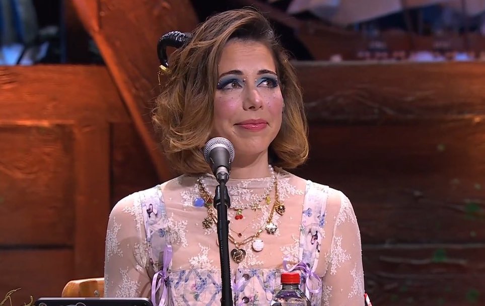 critroleladies's tweet photo. HAPPY BIRTHDAY TO OUR BELOVED LAURA BAILEY https://t.co/FHeGtjHsJU