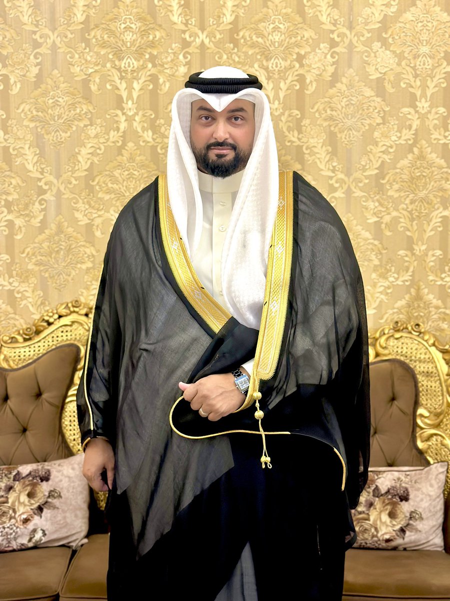 mohd_br's tweet photo. العيد ليس ثوبًا جديدًا فقط… 
بل روحٌ تعرف كيف تفرح مهما أثقلتها الأيام ✨

فالأناقة تُرى بالعين، 
أما السعادة الحقيقية فتُشعر بها القلوب 💕

كل عام وانتم بخير 
وعساكم من عواده 🌹 https://t.co/gl5tACHdHd