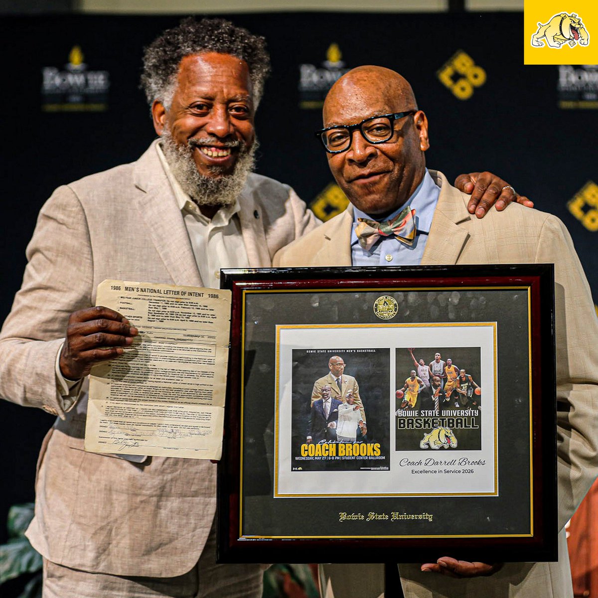 BSU_Sports_Info's tweet photo. 𝗔 𝗡𝗶𝗴𝗵𝘁 𝗼𝗳 𝗖𝗲𝗹𝗲𝗯𝗿𝗮𝘁𝗶𝗼𝗻! 🎉

Thank you, Coach Darrell Brooks, for everything you’ve done as a student-athlete, coach, and proud alumnus of Bowie State University. Once a Bulldog, always a Bulldog!

#BulldogNation | #BiteDown https://t.co/qPI0IMz4dc