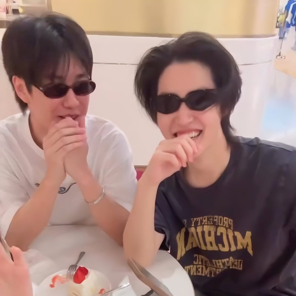 LukeMickTHFC2's tweet photo. 28/05/2026 รอยยิ้มและช่วงเวลาดี ๆ ของพี่ลูคน้องมิค 🦊🐰🩶❤️

#lukeso_ #mickmetas 
#LukeMick https://t.co/YGz4uSlip4