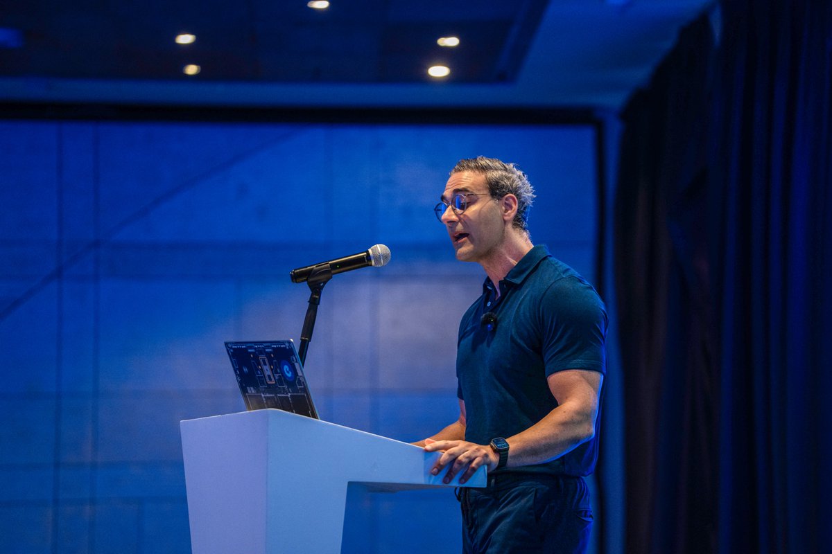 gegegatt's tweet photo. If #AI is on your agenda, NOUV’s business breakfast was the right room. Two trends from my keynote: AI is shifting from implementation to executive strategy, reshaping decisions, capital allocation and speed. Second, regulation must become a product feature. https://t.co/gldUEBvuYH