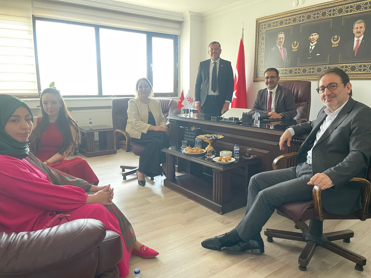 istgelecek's tweet photo. Kurban Bayramı vesilesiyle Büyük Birlik Partisi İl Başkanlığını ziyaret ederek kıymetli teşkilat mensuplarıyla bir araya geldik.

Misafirperverlikleri ve samimi ev sahiplikleri için teşekkür ediyor, bayramın ülkemize birlik, beraberlik ve huzur getirmesini temenni ediyoruz.

@Ahmet_Davutoglu 
@OsmanGentrk15 
@GelecekPartiTR