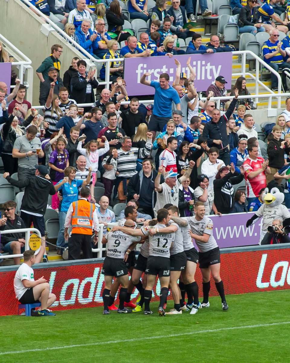 hullfcofficial's tweet photo. 11 years ago today, we played at St James' Park for the first time at Magic Weekend 2015, defeating the Robins 46-20 📅

Secure your tickets for Magic Weekend 2026 as we visit a brand new venue once again, with availability now strictly limited 🚨

🎫 Members 👉 https://t.co/McdakVgU02

🎫 Non-Members 👉 https://t.co/3o4CB1ttpw

⚫️⚪️ #COYH | https://t.co/Bw4MdVum5P