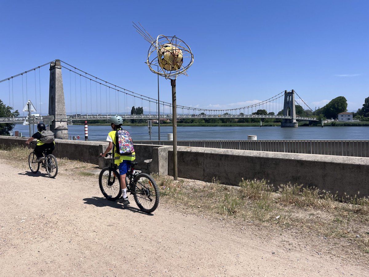 USEP_07's tweet photo. VIDA - Voyage Itinérant à la Découverte de l’Ardeche - J3. 
Bravo aux enfants, aux bénévoles agréés et aux enseignants. 
Vous l’avez fait !! 
@Dsden07 @ThiAumage https://t.co/xKmwd0v2xm