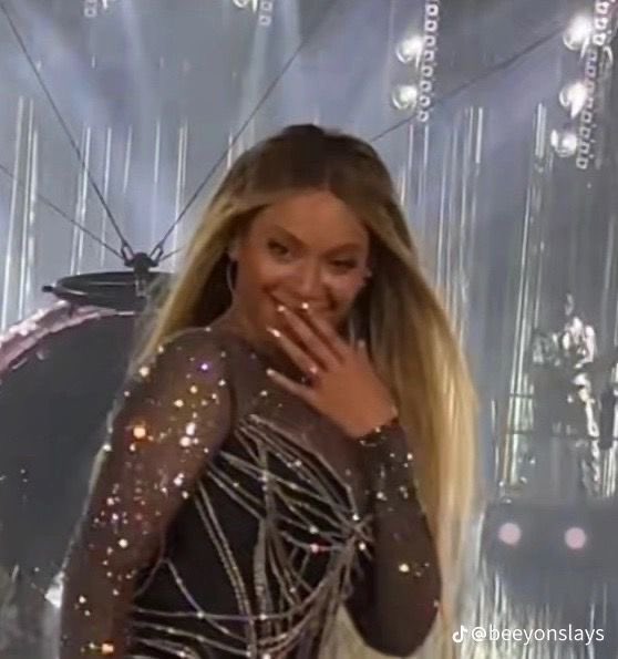 Chlowetp's tweet photo. Moi je pense demain Beyonce annoncera Act iii au concert d’Aya Nakamura, only logical option #actiii #beyonce #AyaNakamura #concert https://t.co/7hTjdp0xuN