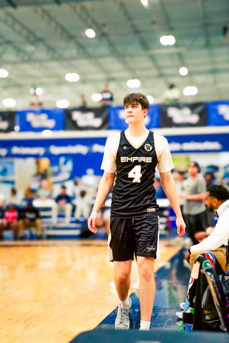 CoachDerekKlein's tweet photo. 6’6 Diego Dersch(Chaminade) and 6’8 Nick Lang(St.Doms) continue to see their stock rise after a strong spring.

NESCAC, Liberty League, Patriot League, Ivys and more have been in contact with the talented 2027 forward duo.

Big summer ahead for both. 📈

@EYA_Basketball 
@HoopGroupEamonn 
@HoopGroupAL