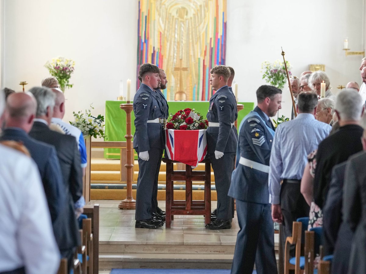 brightonsnapper's tweet photo. Funeral of RAF hero George Dunn who passed last month at 103. F/Lt Dunn flew 44 missions with Bomber Command during the Second World War, earning the Distinguished Flying Cross. #Hero #Brighton #Spitfire #Flypast more soon
@brightonargus https://t.co/VH17jItdiv