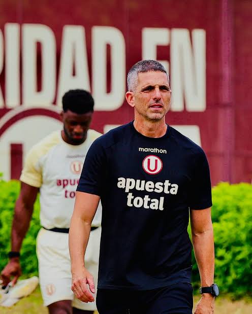 47cc5cfaae444da's tweet photo. S. López rompió su silencio y dio su descargo sobre las constantes lesiones q sufrió el plantel durante la etapa del MR. Rabanal.
El preparador físico señaló q él solicitó una máquina llamada TERMOHUMAN, herramienta tecnológica q sirve para(+) 
Fuente 🎤 @Gustavo_p4 @Linkeados_ https://t.co/5N8TFPsi5u