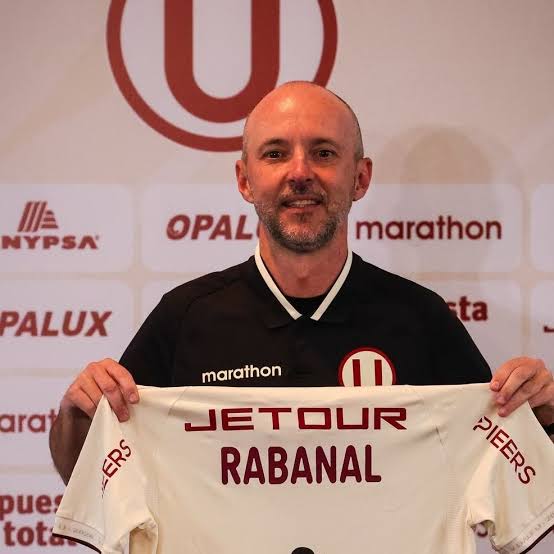 47cc5cfaae444da's tweet photo. S. López rompió su silencio y dio su descargo sobre las constantes lesiones q sufrió el plantel durante la etapa del MR. Rabanal.
El preparador físico señaló q él solicitó una máquina llamada TERMOHUMAN, herramienta tecnológica q sirve para(+) 
Fuente 🎤 @Gustavo_p4 @Linkeados_ https://t.co/5N8TFPsi5u