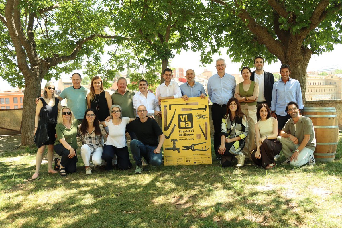 marc_aloy's tweet photo. Presentem la 9a edició de la Fira ViBa! #Manresa i el Bages som territori amb una gran tradició vitivinícola i ho volem compartir. Aquest any tornem al Parc de la Seu, on gaudirem d'un ampli ventall d'activitats al voltant dels nostres vins. Us hi esperem del 4 al 7 de juny! https://t.co/L2pBH7leQI