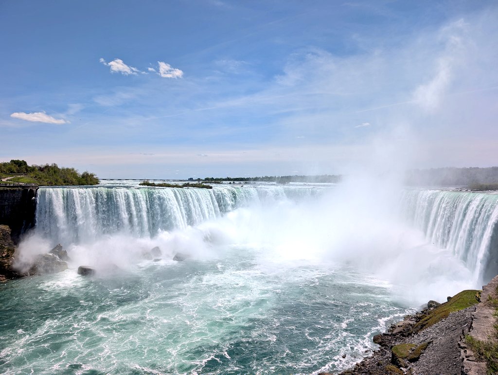 AlphaLandRover's tweet photo. Last update was on Québec &amp; Ottawa. Now onward to nature where we love it - The Niagara Falls.
Far from the buzz of the city, traffic lights and all...
If you've been to Mosi-Oa-Tunya and Zambezi river Victoria falls, you know the feeling.

#KenyaToAmericas #KenyaToCanada https://t.co/mgV8nlhvOx