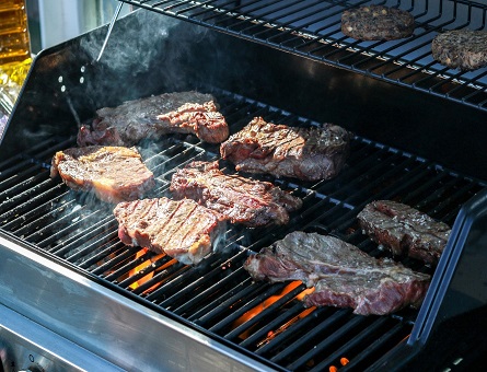 TwoClassyChics's tweet photo. Essential Steps for Deep Cleaning and Restoring Your Barbecue Grill - The Classy Chics https://t.co/llSiIHh4rf https://t.co/P7NS88eLSl