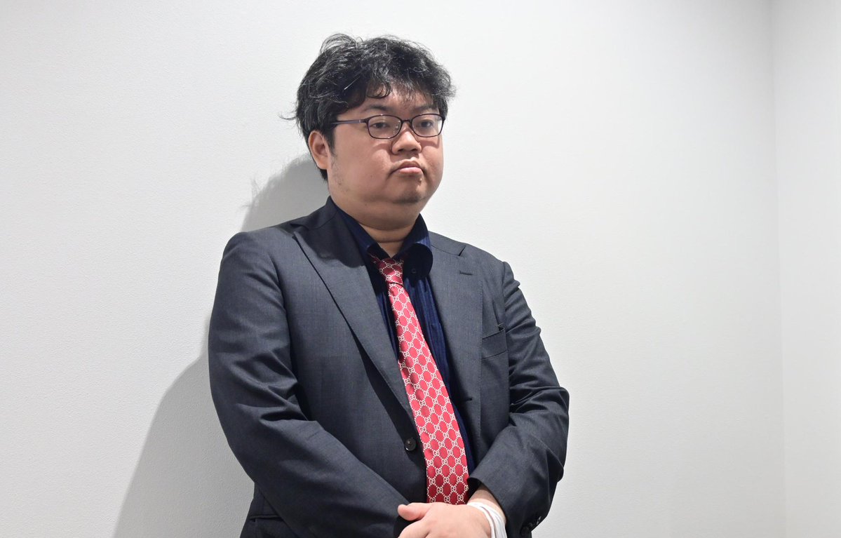 yomiuri_ryuo's tweet photo. 「ここまで勝てるとは思わなかった」と謙遜した柵木五段が馬の力をいかしてクラス優勝、上野五段は「実力不足」と反省＜竜王戦５組決勝・上野裕寿六段－柵木幹太五段＞別室での感想戦を村田顕弘六段が見守った本局の「動く棋譜」、写真入り詳報記事は竜王戦中継ブログで↓ https://t.co/3ZYZHH5cXi https://t.co/8eE92n4kIL