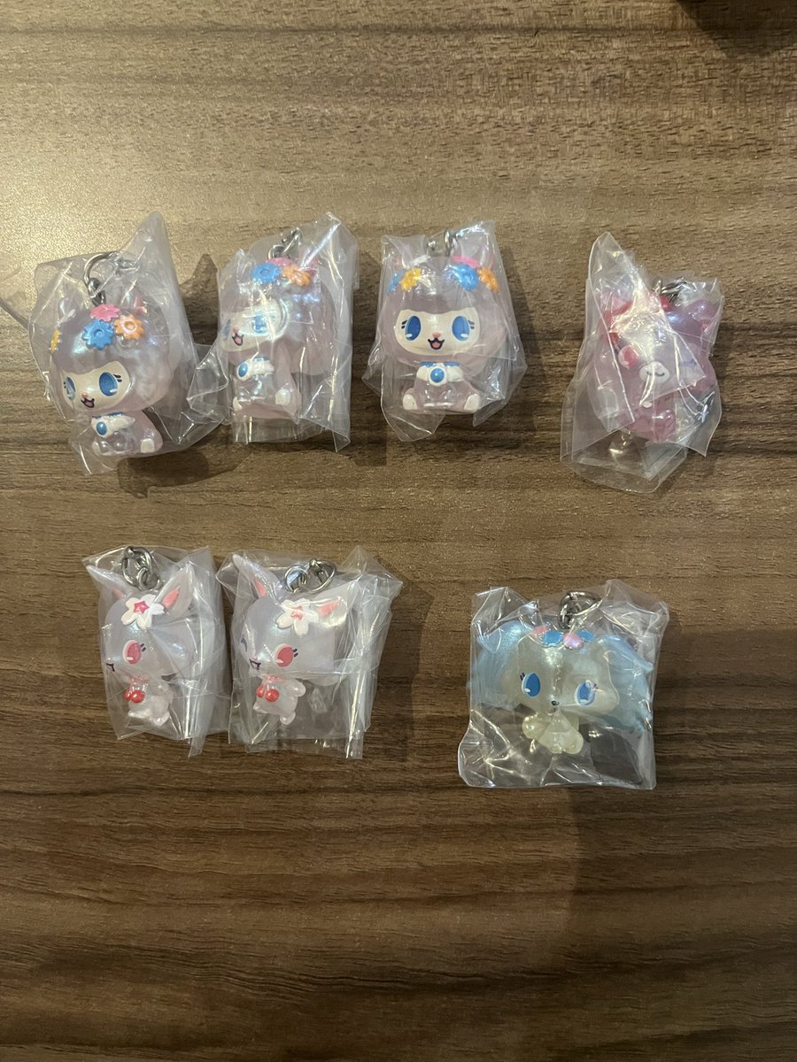 AYA_N617's tweet photo. ジュエルペットめじるしアクセサリー交換　ちいかわめじるし交換　サンリオボンボンドロップミニチュアチャーム　ガチャガチャ交換

譲）画像のもの

求）ちいかわめじるしモモンガ、ハチワレ
サンリオボンドロミニチュア　クロミ

郵送交換
お気軽にお声掛けください https://t.co/i0HwszdMPZ
