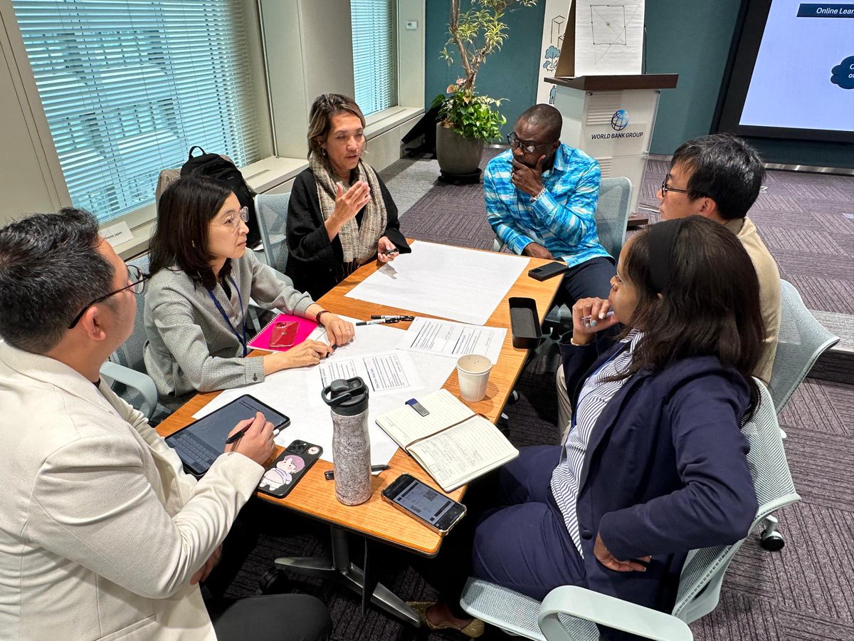 WBG_Health's tweet photo. Japan, @WHO, &amp; the @WorldBankGroup launched the Universal Health Coverage Knowledge Hub to share evidence-based solutions &amp; peer learning. #HealthWorks @MOF_Japan @MHLWitter

Learn how countries can access practical tools, case studies, and support: https://t.co/s4SAnz563R https://t.co/NjmHtYEaNp