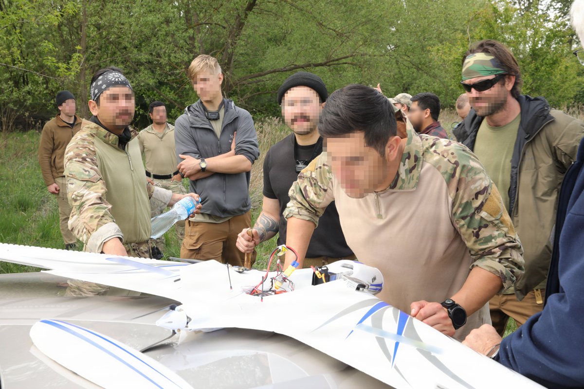 US_SOCEUR's tweet photo. Modern threats require modern tactics. 📷
Green Berets demonstrated drone evasion and concealment techniques as part of a multinational exercise.
Prepared for today’s fight and tomorrow’s challenges.
#SOFinEurope #AlwaysTraining @USSOCOM @USEmbassyWarsaw @NATO_SOF https://t.co/7Aowh4yI0t