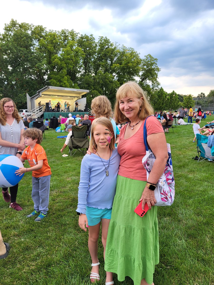 NaperParks's tweet photo. Cap off your weekend with a FREE concert from Bucket Number 6! Enjoy the bands great mix of music everyone will love! Bring the whole family and your neighbors! 🎸

📅 Sunday, May 31 | 7–8:30 pm
📍 Century Farms Park https://t.co/1wOiRuoVTp
