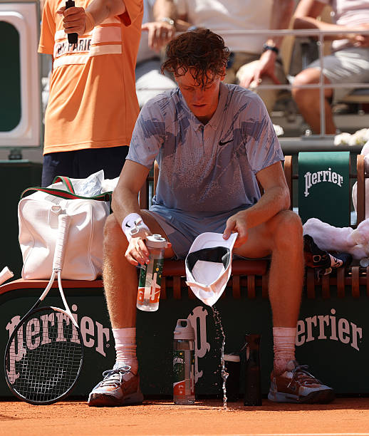 ActionNetworkHQ's tweet photo. DOWN GOES SINNER!!!! DOWN GOES SINNER!!!! 

Juan Manuel Cerúndolo (+3300) pulls off the MASSIVE upset taking out the French Open favorite, Jannik Sinner, in 5 sets 🤯 https://t.co/FxMto6hIcJ