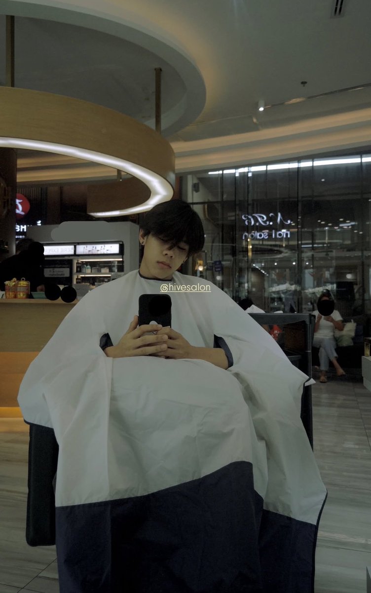 fridaepm's tweet photo. : กลับเลยก็ได้นะ น่าจะนาน
; ไม่เป็นไรค่ะ พี่รอได้
: แต่ตัดผมเสร็จเค้าว่าจะเดินเล่นต่อด้วย
; ค่ะ พี่ไปด้วยนะ
: จะอยู่ด้วยกันทั้งวันเลยรึไง 
; ก็แค่อยากใช้เวลากับหนูนาน ๆ ไม่ได้หรอคะ 🥺 https://t.co/i0xlYEHQxA