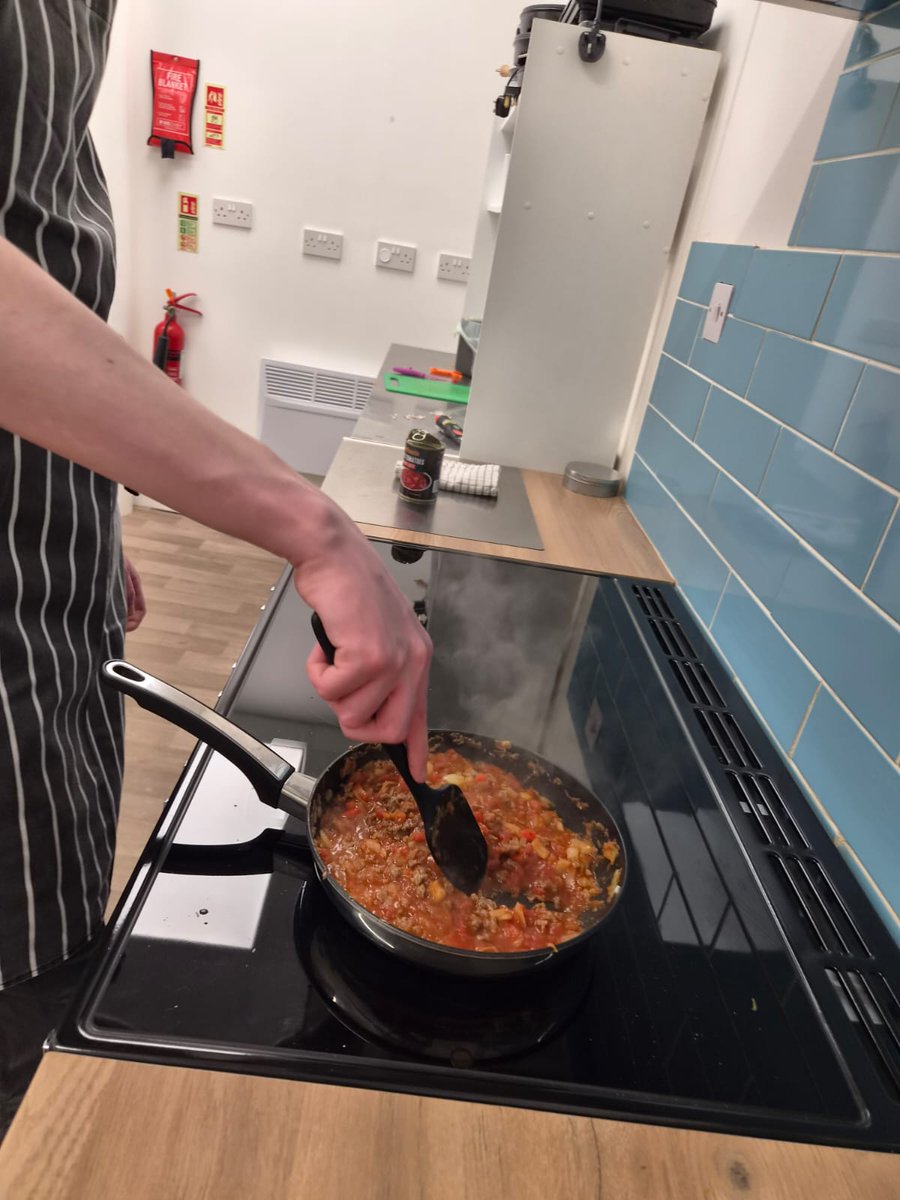 MorayFoodPlus's tweet photo. Today at The Bosie we have been busy making pizza and brownies to enjoy for lunch on a hot day. This afternoon we enjoyed making spaghetti bolognese. https://t.co/oiUpqmakHH