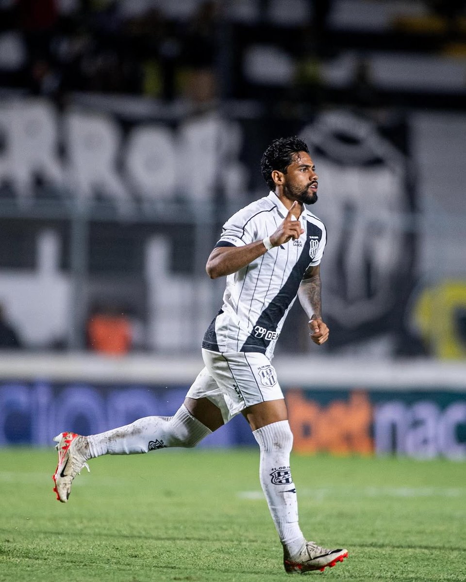 NetoHoracio's tweet photo. Ceará negocia a contratação do lateral-direito Bryan Borges, da Ponte Preta.

O lateral negocia sua rescisão com a Macaca e, devido a isso, a negociação segue em sigilo no CAP.

Internamente, a expectativa é de que haja o acerto e que Bryan seja o primeiro reforço da janela.

Informação inicial de @lucas_rossafa.

Foto: AC Ponte Preta