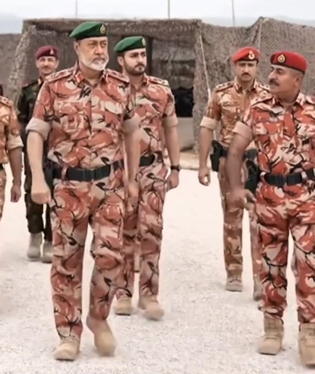 Yahya_Busaidi's tweet photo. رغم كيد الكائدين وخزعبلات الكاذبين وأوهام الخائنين وخبث الماكرين وسقطات المراهقين وفجور المنافقين ستبقى #سلطنة_عمان شامخة كشموخ حصونها ثابتة كثبات جبالها تعانق السماء في عليائها أنفة وعزة وشموخا، وسيبقى شعبها الصادق مخلصا ووفيا لبلده وسلطانه، أما ما يقوم به أولئك المغمورون والمراهقون والمسيسون والموجهون والحاقدون واللاهثون والساقطون الذين طاروا فرحا بتهديدات سيدهم #ترامب بعدما باعوا شرفهم وقيمهم وأخلاقهم وما بقي من عروبتهم وإنسانيتهم في أسواق الغرب والتطبيع؛ فلم ولن يؤثر فينا قيد أنملة بقدر ما يزيدنا وحدة وقوة ويقينا وتكاتفا وثقة؛ ويقينا باتت كل خططهم معروفة وجميع مكائدهم مفضوحة وكافة أوهامهم مكشوفة ونقول لهم ما قاله الأعشى في تطاول اللئام على الكرام :
كناطحِ صخرةٍ يوما ليُوهِنَها 

فلم يَضِرْها، وأوْهى قَرنَه الوَعِلُ