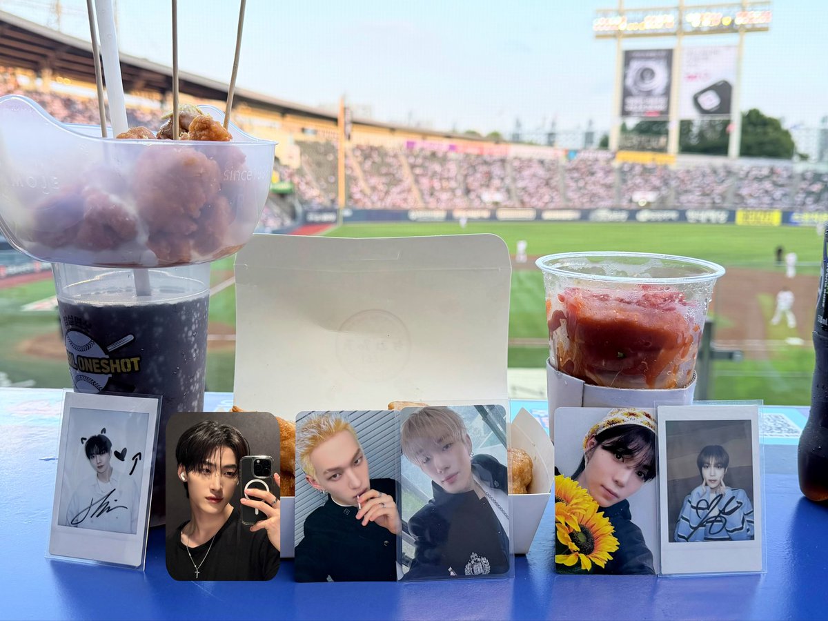 O4IIO6's tweet photo. #이게다올아워즈때문이다 https://t.co/tSnItnfBhY
