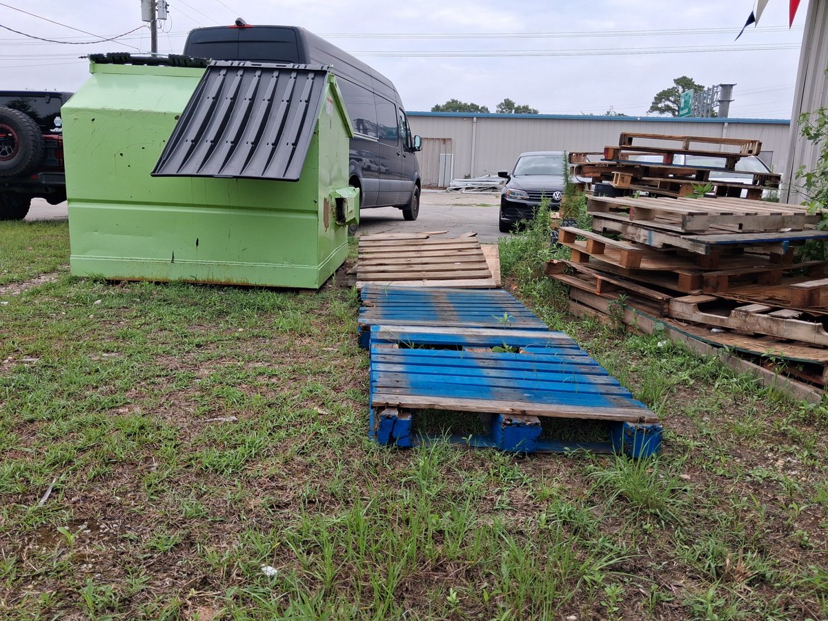 StunGod's tweet photo. Pretty sure the neighborhoods kids built themselves a minkbike ramp out of pallets behind the cabinet shop?  What do y'all think? https://t.co/W5VsEFhdz7
