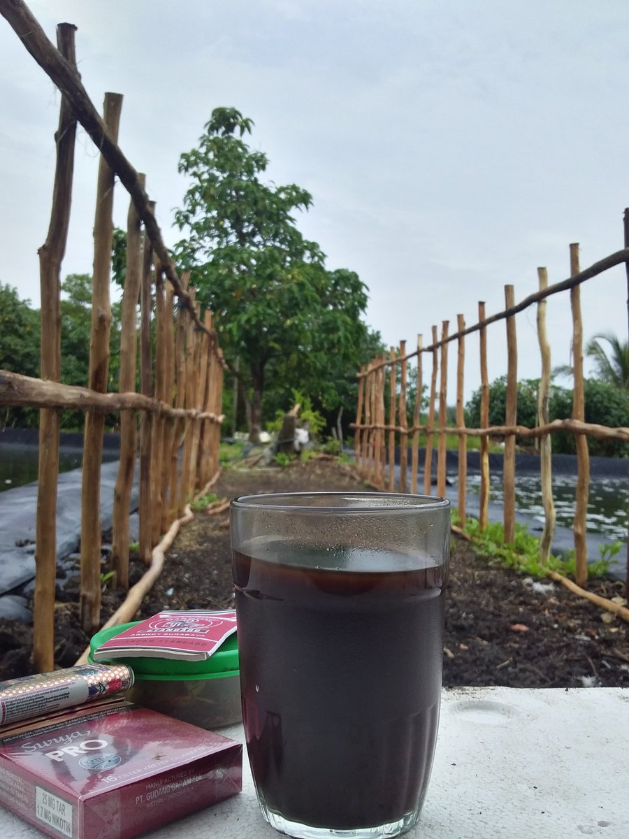 PresidentPocong's tweet photo. ㅤ
ㅤ
Usia, jembatan panjang yang sunyi
Mengikat dua tepi yang tak saling kenal
Di bawahnya mengalir waktu yang tak kembali
Membawa nama, jejak, dan segala tanya

#CelahAwan

^_^
ㅤ
ㅤ https://t.co/56lUdgNRId