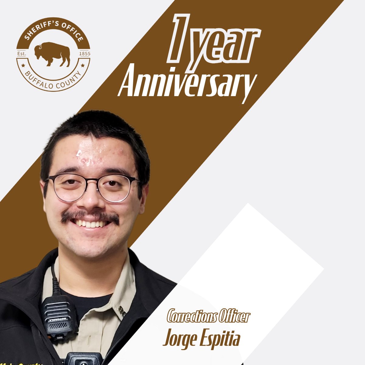 BuffaloCountySO's tweet photo. Please join us in congratulating Corrections Officer Jorge Espitia on his year of dedicated service at the Buffalo County Jail!

We wish you many more successful years with the Buffalo County Sheriff’s Office. Congratulations on this milestone and thank you for all that you do! https://t.co/CU2NquT67j