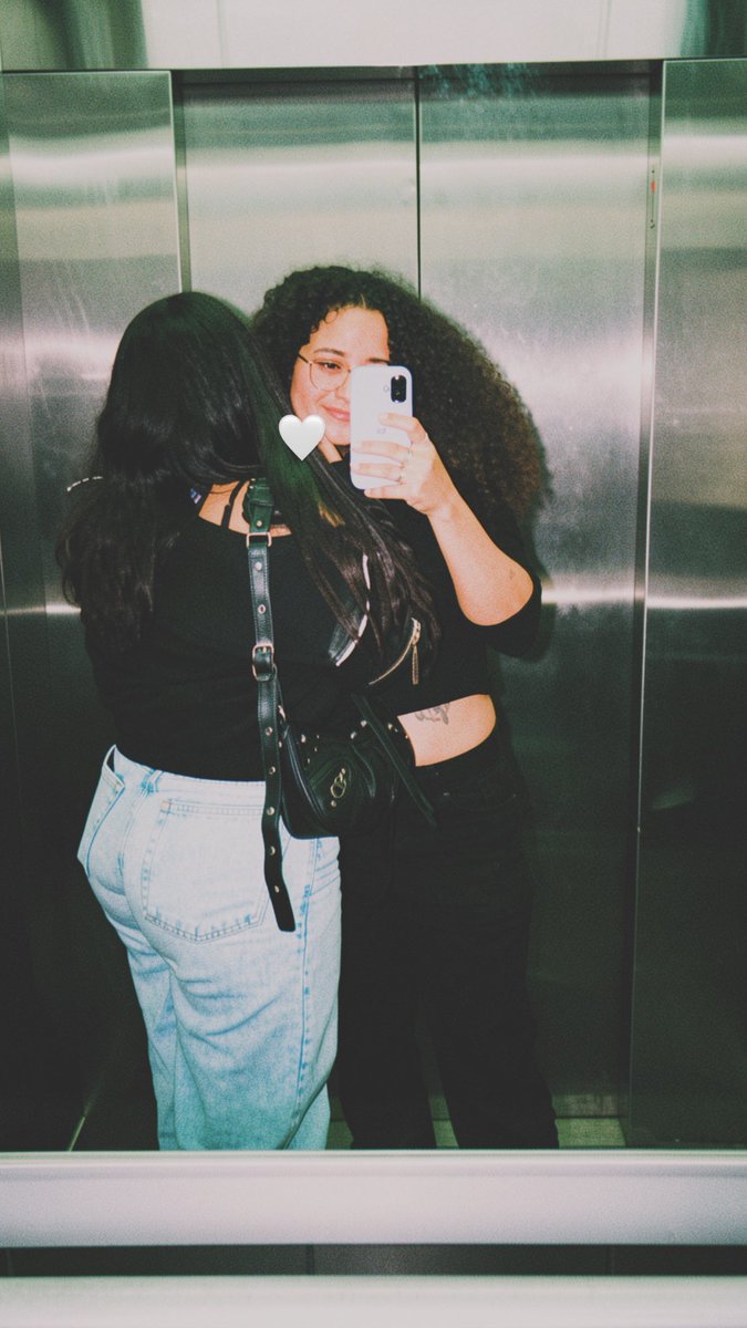 lmjstanx's tweet photo. faria loucuras por essa mulher https://t.co/9mP0ADwuit