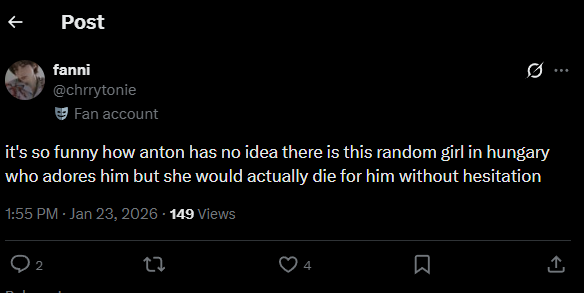 SmilingJacoob's tweet photo. @cierabyul They said was that they are parasocial WHICH is true, if man wore necklace with letter r only bcz of ronaldo yall would also call him parasocial

+ photocards/albums and merch are different since youre atleast supporting the artist and team financally which ig is a good excuse https://t.co/z4cdn5N0xZ