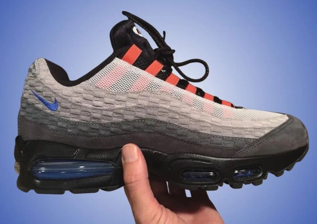 Uninstructed718's tweet photo. Day 2 of tweeting @RonnieFieg to release the Air Max 95 Knicks.
#alwaysknicks https://t.co/GaFD0ze6fp