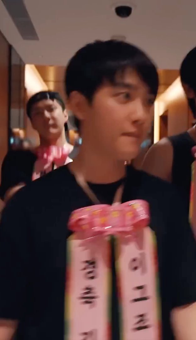 Bloom__Soo's tweet photo. 好大的眼睛 👀 https://t.co/jH2o0js9cj
