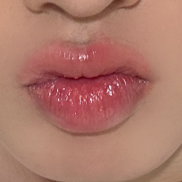 sakuya4rang's tweet photo. 솔직히요? 뽀뽀하고싶은 입술 1위임 https://t.co/4pm8sgdmG8