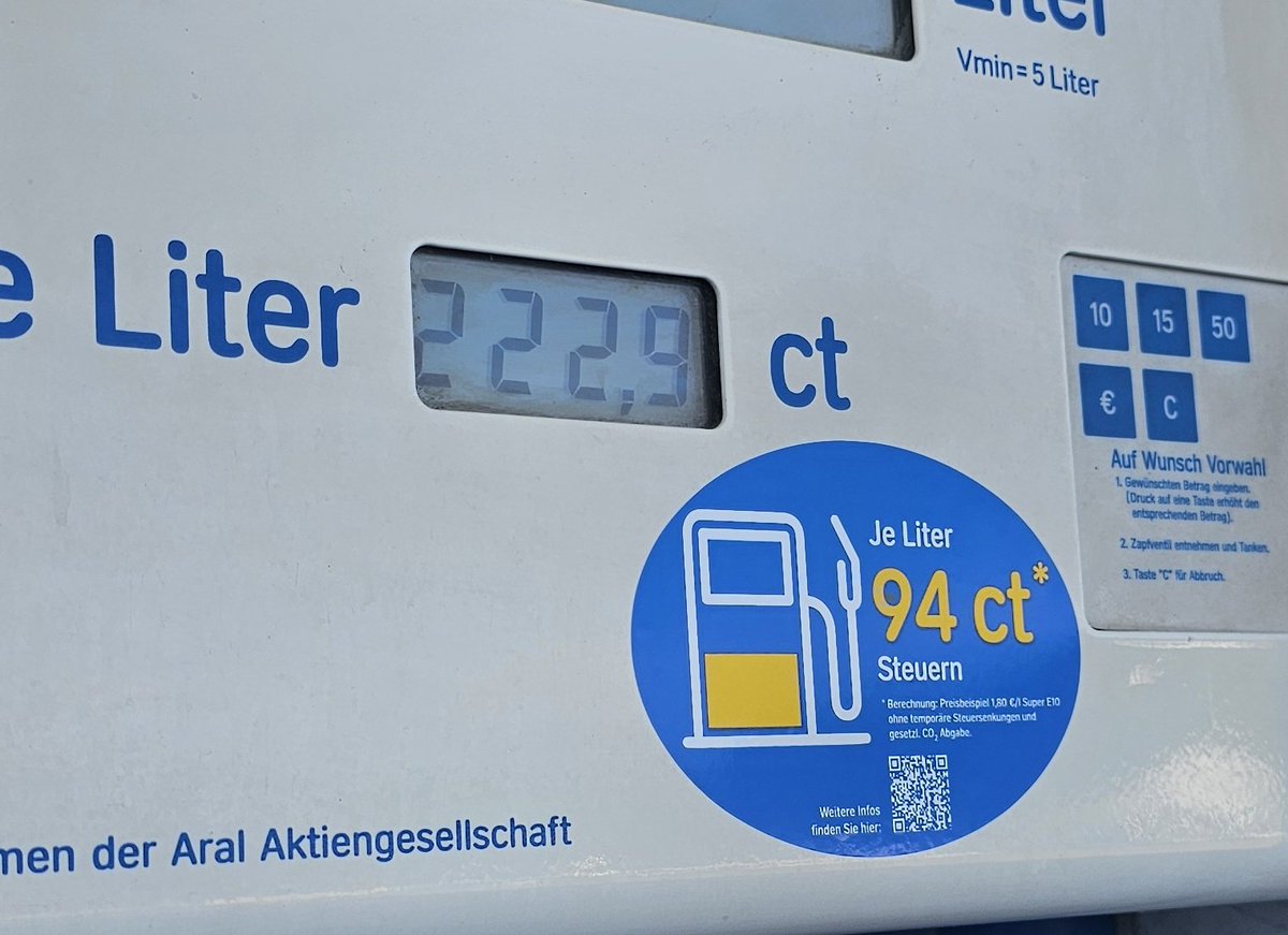 PatrickDilmann's tweet photo. Aral muss nochmal Salz in die Wunde streuen, danke Merkel... https://t.co/afhj6CtKLx