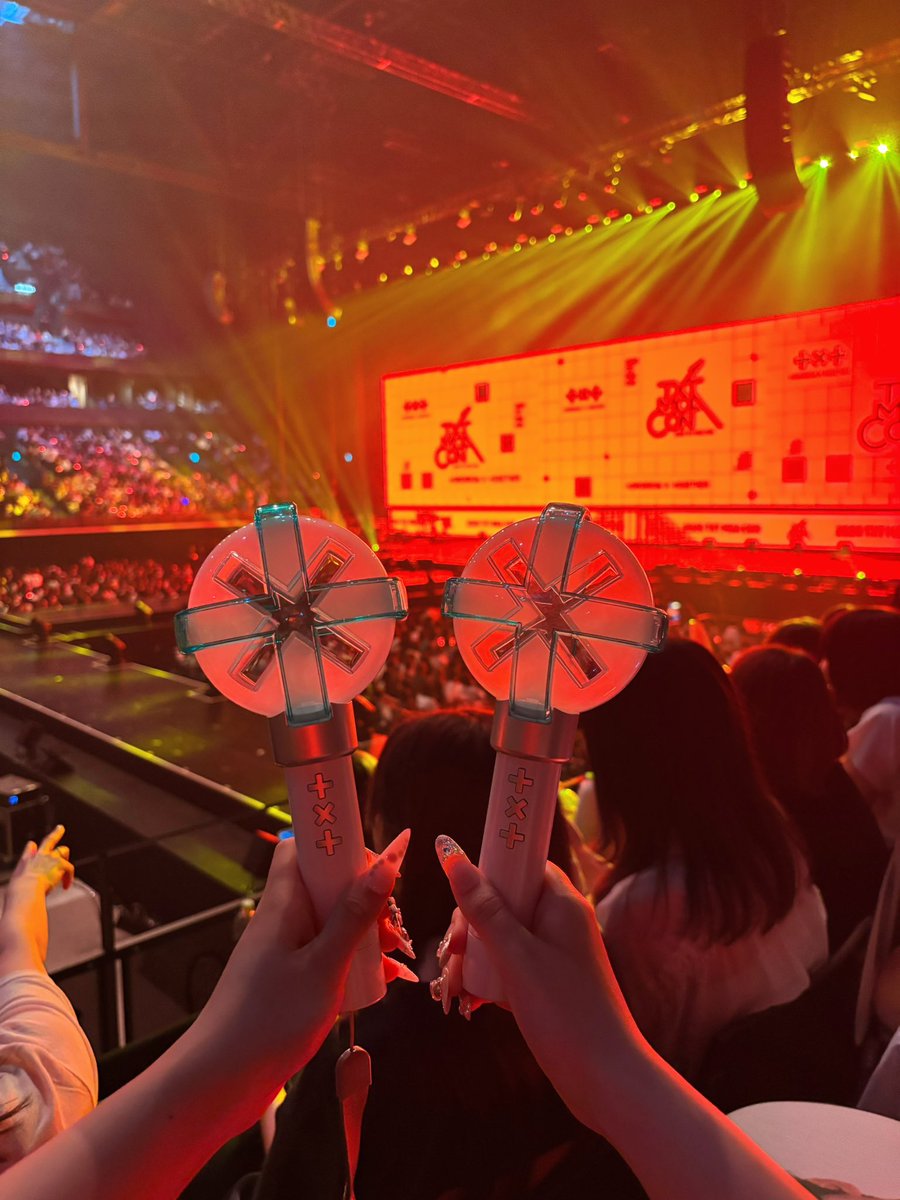 taelhuy's tweet photo. 260528♥
お久しぶりのライブ🥹🎀
終始幸せたくさんで一生5人に着いていくって
決めましたჱ̒ ՞_  ̫ _՞➰︎🌟❕

#TOMORROW_X_TOGETHER 
#TXT_MOACON
#2026_TXT_MOACON https://t.co/oscgsCDO1p
