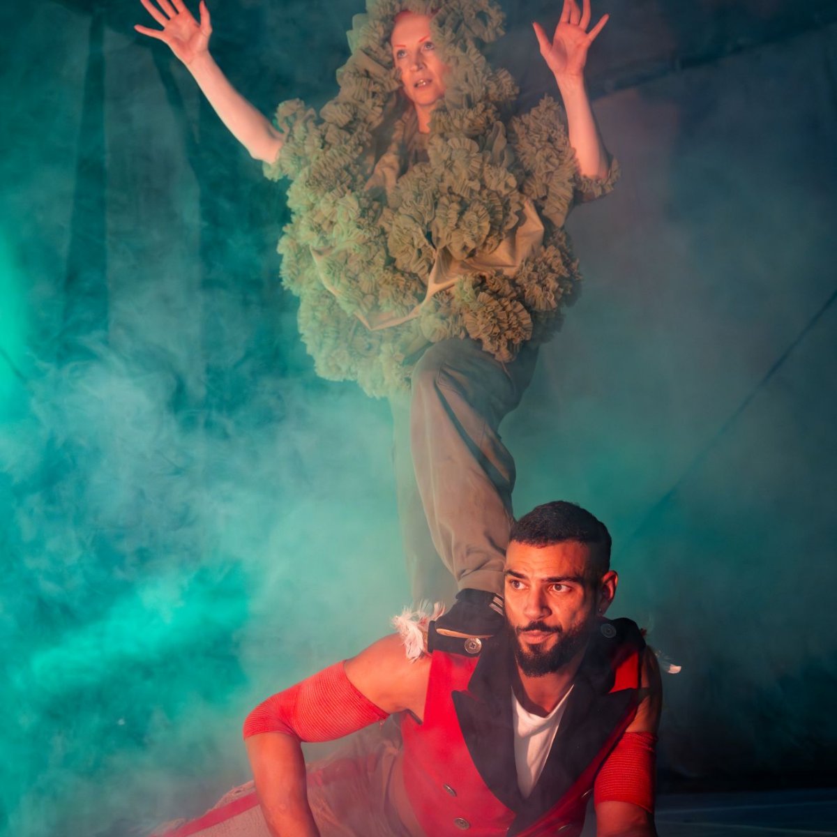 NTSonline's tweet photo. The Unlikely Friendship of Feather Boy and Tentacle Girl by Vee Smith and Sadiq Ali swoops into Edinburgh International Children’s Festival this weekend 🪶🐙

📷 Tommy Ga-Ken Wan https://t.co/q1911XhQpJ