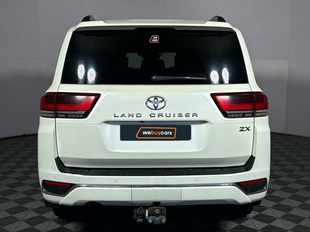 BoitumeloCaleb's tweet photo. R990 900
2022 Toyota Land Cruiser 300 V6 3.5T ZX
3.45-liter, twin-turbo V6 engine
305kW &amp; 650Nm of torque 
Transmission: 10-speed automatic
(227 449 km) 
Vehicle Service History: Complete, Up To Date https://t.co/Xt1uG5m21y
