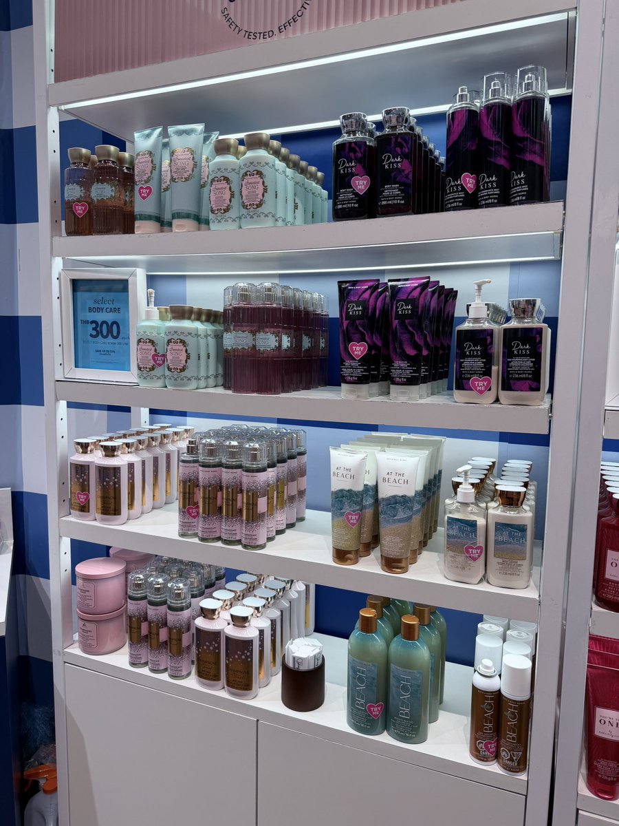 s4hzrhou's tweet photo. Bath and body works 300บ ทั้งร้าน (มีมากกว่าในรูป) 
หิ้ว 30 วินเหมา50 
#bathandbodyworks #ส่งต่อน้ำหอม #น้ำหอม #bodymist #ส่งต่อคสอ https://t.co/QvfeHH4KUL