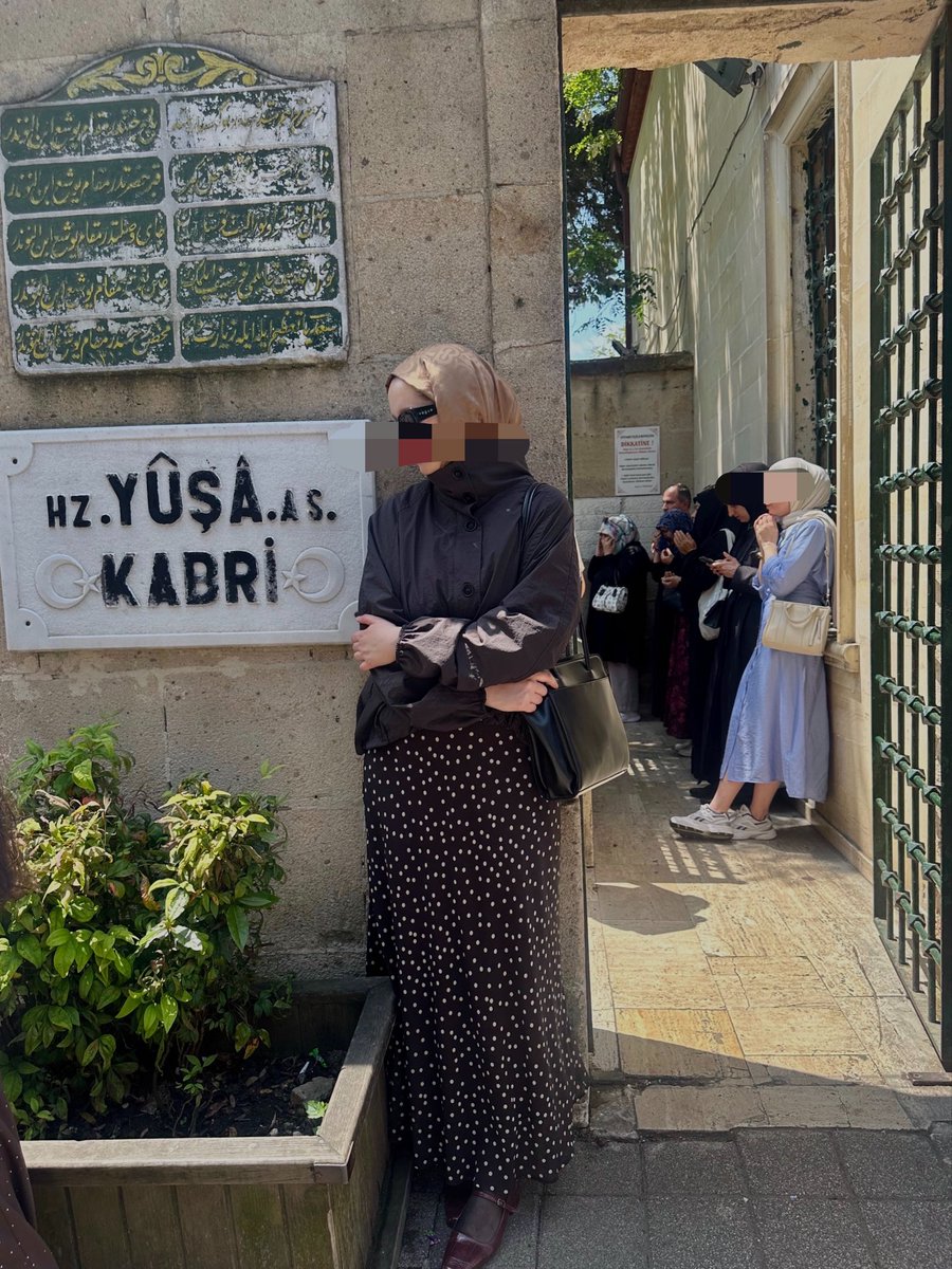 hurislis's tweet photo. isteklerimiz bizi ankaradan kapı kapı gezdirmeye getirdi 🙏🏻 https://t.co/3r89vBRkyC