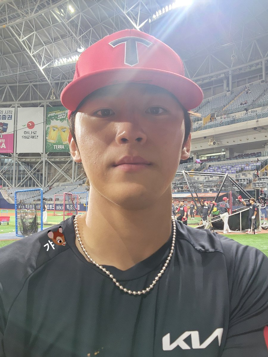 갸밤비 tweet media
