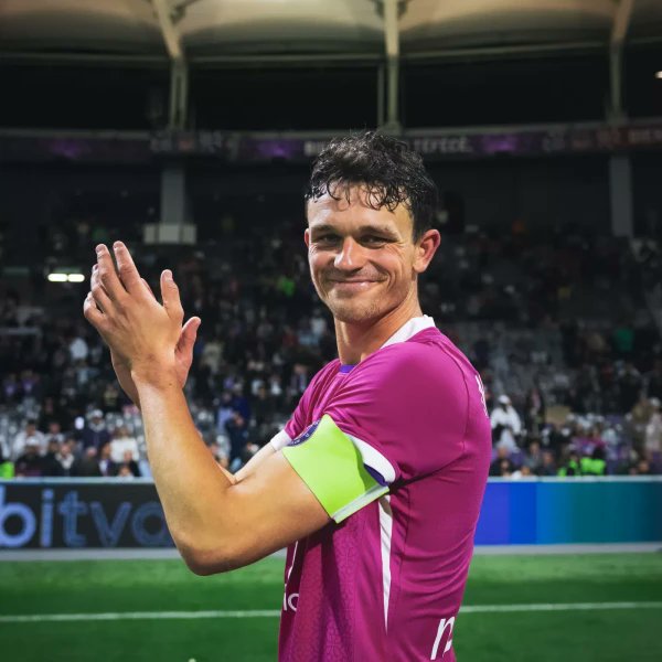 pitchouns31's tweet photo. 💜 Nicolaisen prolonge jusqu'en 2029 !

Arrivé en 2021 en provenance du Danemark pour la modique somme de 538 000 €.

🏆 Il s'est imposé dans l'histoire du Téfécé avec une montée en ligue 1 et une victoire en coupe de France historique.

Et ce n'est pas fini ! 

📸 @ToulouseFC https://t.co/qFco9uhhdp