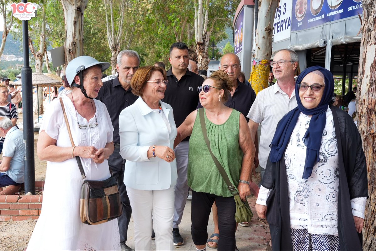 didimbld's tweet photo. Kurban Bayramı dolayısıyla Akbük Zübeyde Hanım Parkı’nda gerçekleştirdiğimiz bayramlaşma programında halkımızla bir araya geldik. Paylaşmanın ve bir arada olmanın güzelliğini hissettiğimiz bu sıcak bayram gününde bizleri yalnız bırakmayan Didim aileme teşekkür ederim. 💙✨ https://t.co/khkOKu1yOd