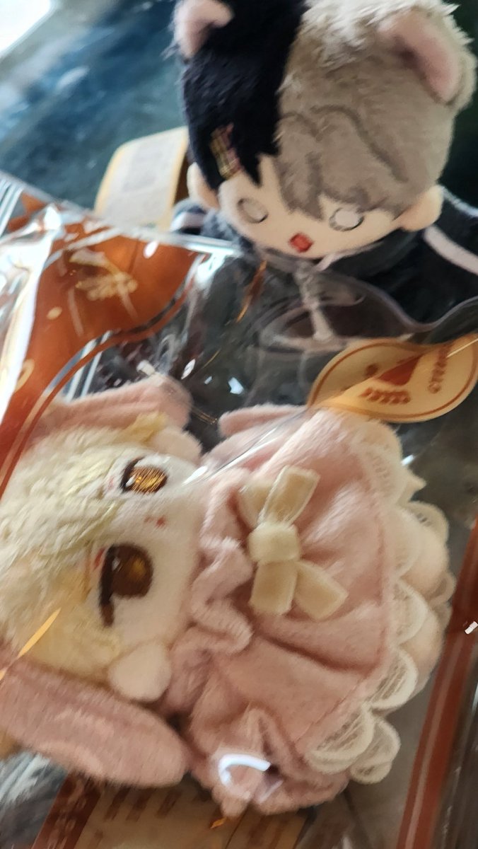 TYJIM_00's tweet photo. 저기요 저기요!!!
살아계시나요?
저기요!!!!!

밀봉 당한 엽집 아이돌 선배 박문대와 당황한 윤이든

#너굴이든
#랑랑_홈스_어서와요_디저트_먹방집에 https://t.co/6fFIlZvpWl
