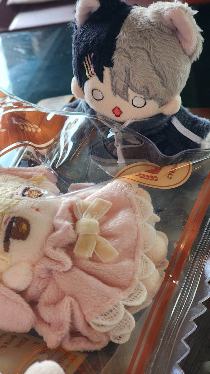 TYJIM_00's tweet photo. 저기요 저기요!!!
살아계시나요?
저기요!!!!!

밀봉 당한 엽집 아이돌 선배 박문대와 당황한 윤이든

#너굴이든
#랑랑_홈스_어서와요_디저트_먹방집에 https://t.co/6fFIlZvpWl