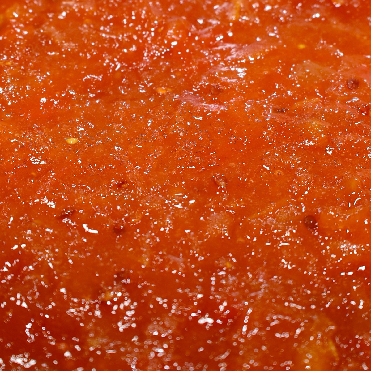 souri_bkk's tweet photo. Tomato Jam Fatcaron แฟตการองรูปทรงมะเขือเทศสุดน่ารัก ที่ได้แรงบันดาลใจจากเมนูยอดฮิต Tomato Yogurt ของ YogurBara

บัตเตอร์ครีมโยเกิร์ตผสมมะเขือเทศ ให้รสชาติละมุน หอม สดชื่น ตัดด้วยแยมมะเขือเทศ เปรี้ยวนิด ๆ ยิ่งทานยิ่งลงตัว ✨

📍 วางจำหน่ายตั้งแต่วันนี้ถึง 25 มิถุนายน 2569 หรือจนกว่าสินค้าจะหมด
🍅 พบกันได้ที่ SOURI ทุกสาขา หรือสั่งได้ทาง GRAB / LINE MAN / LINE SHOPPING

#SOURI #SOURIBKK #SOURIxYogurBara