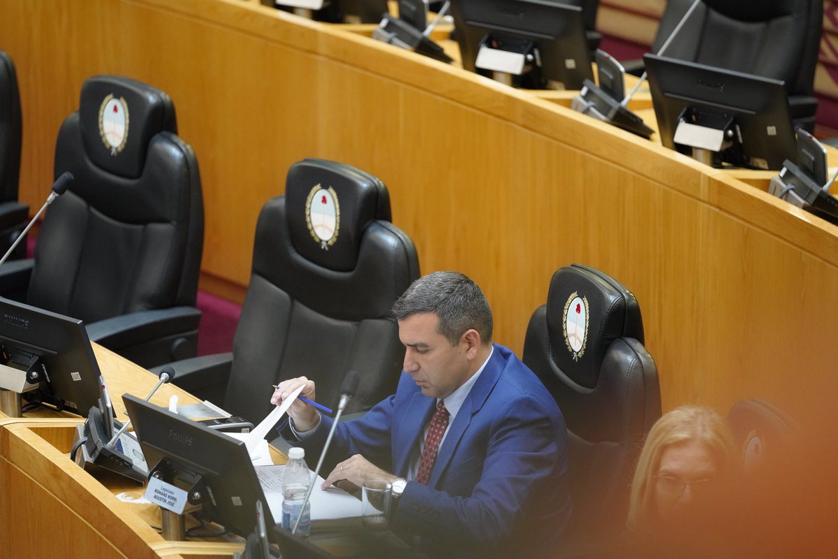 ARomanoNorri's tweet photo. ¡Buen día! Participamos de una nueva sesión ordinaria en la HLT. 

Transmisión en vivo: 
https://t.co/CxUdnTOzJo https://t.co/FQ5nw8iVkS