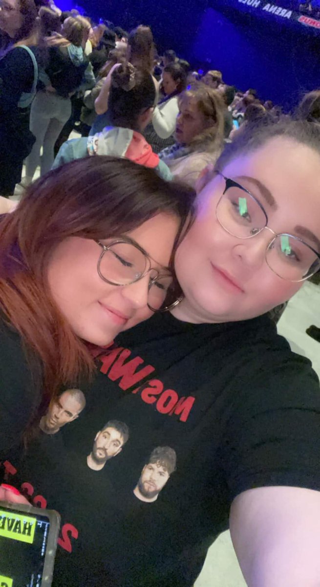 mollyalice_'s tweet photo. welcome to the 30s club @annataft_ 🍾✨

we’ve gone from fangirling over boybands and making terrible decisions to being 30 and making slightly more expensive terrible decisions 🩷

but through every era, you’ve still been the person who makes me laugh the hardest 🫶🏼✨ https://t.co/Z3yjWOhhKZ