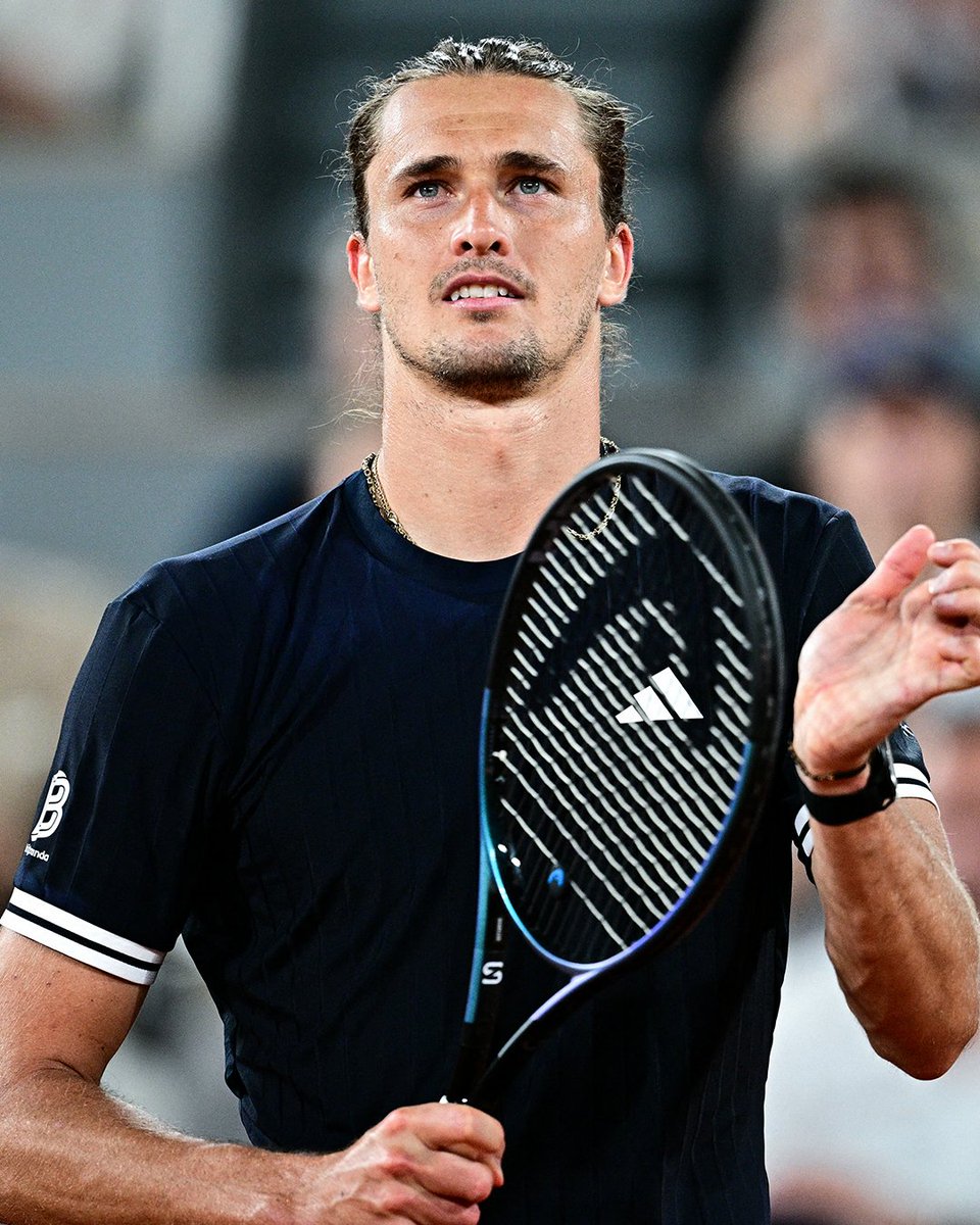 IvaanBlanco26's tweet photo. Ha llegado tu momento, @AlexZverev 

Ahora sí que sí... Tiene que ser este.

Si no es tu primer Grand Slam en este Roland Garros sin Carlitos Alcaraz y con la eliminación de Jannik Sinner, no lo será nunca.

Espero que amuebles la cabeza y juegues como sabes, porque este Grand Slam debe ser tuyo.